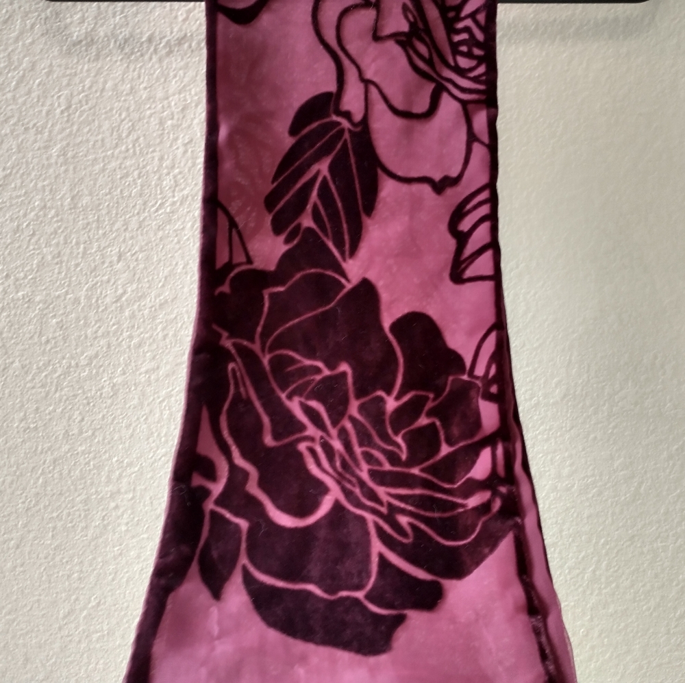 Burgundy scarf with velvet rose pattern
